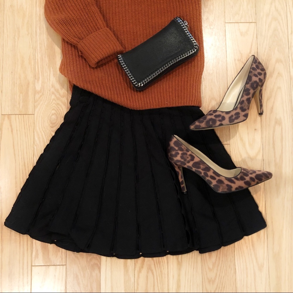 NWT alice + olivia Chatley Skirt Black - Size XS